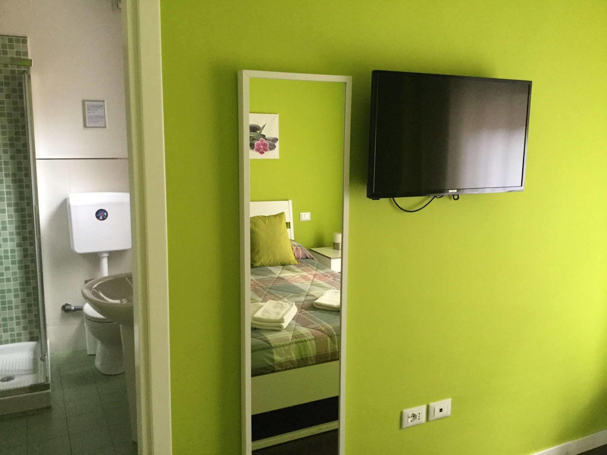 Domus Corso Umberto 18 B&B Pescara Esterno foto