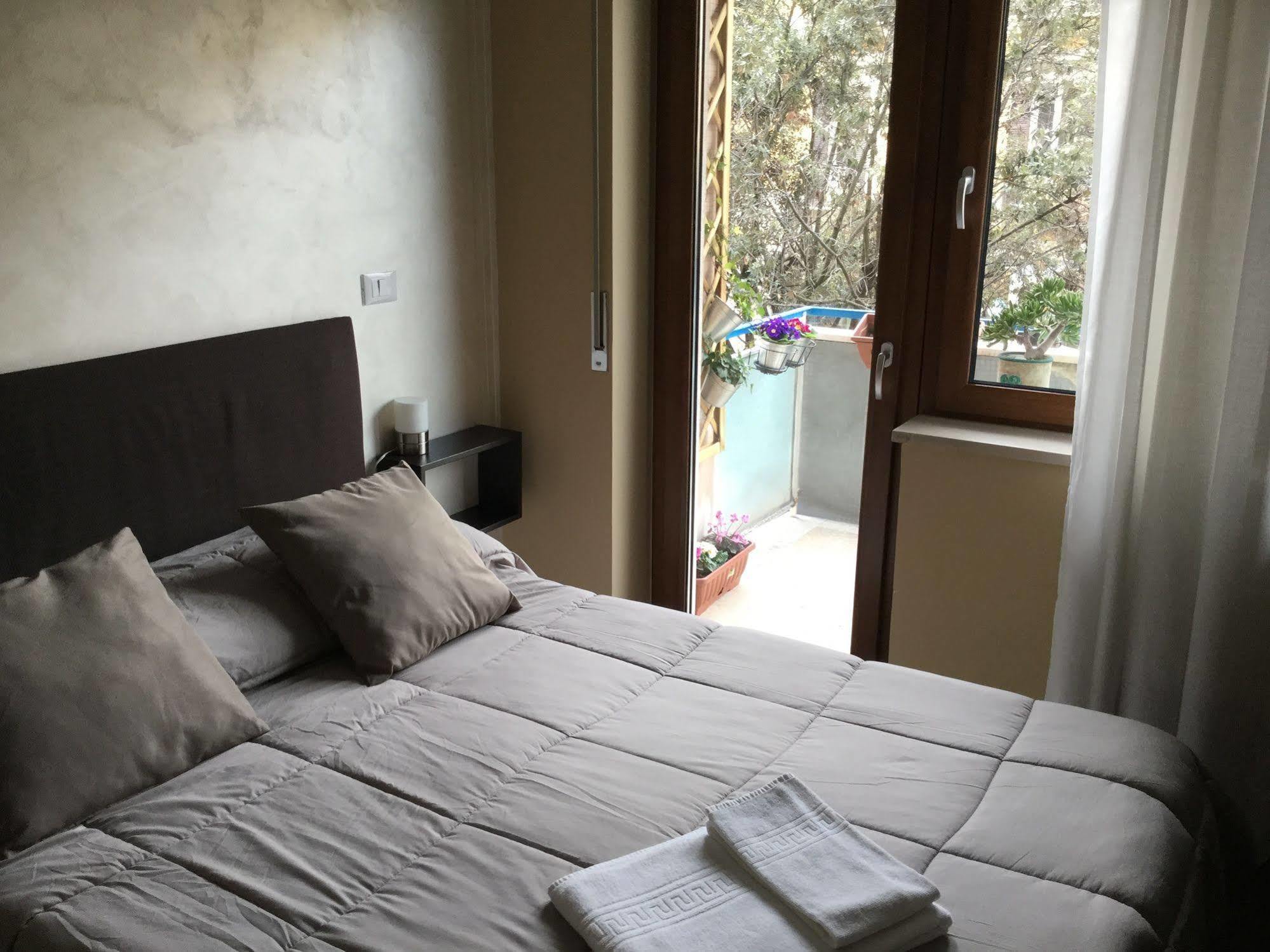 Domus Corso Umberto 18 B&B Pescara Esterno foto